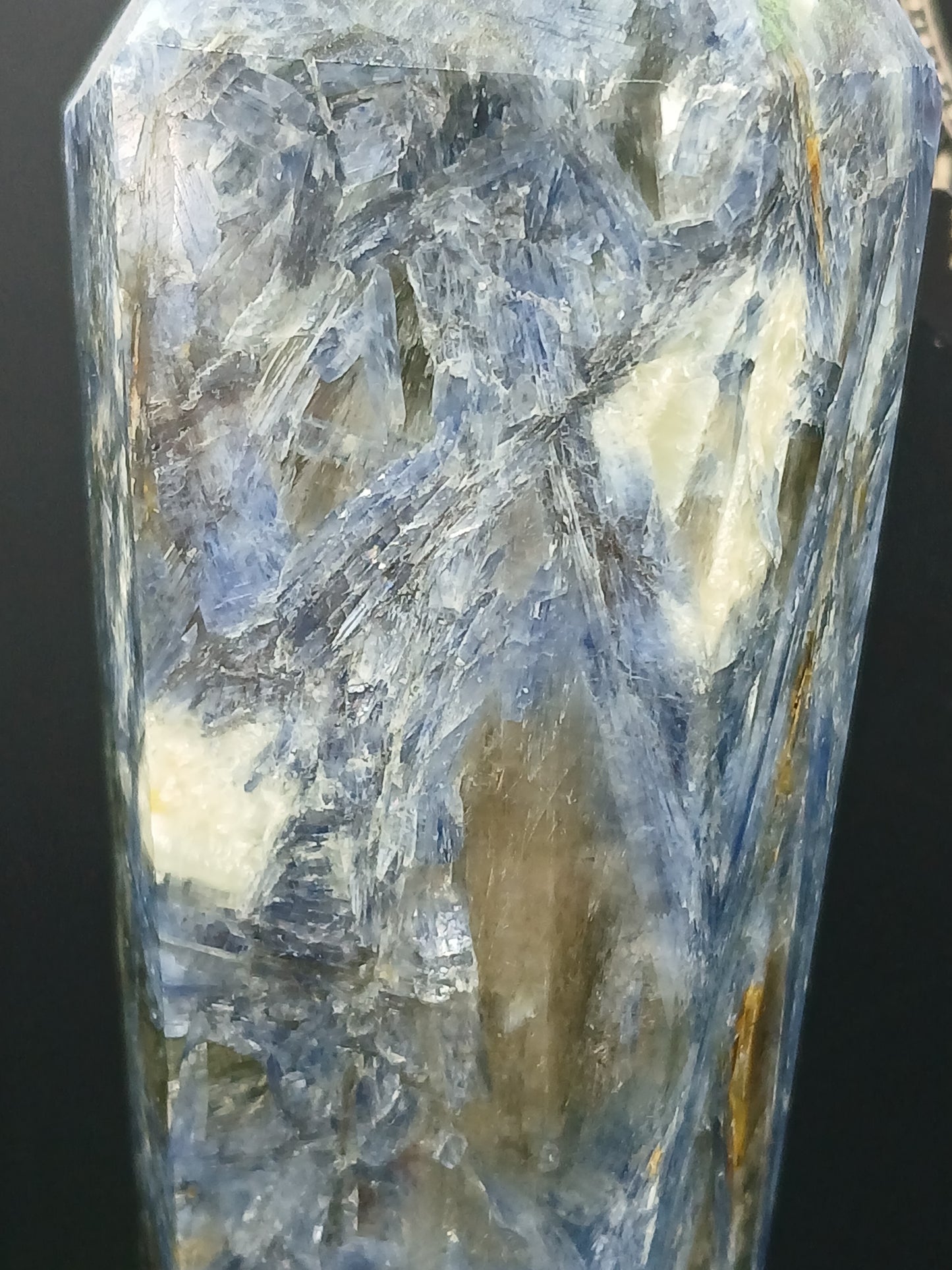 LARGE KYANITE WAND