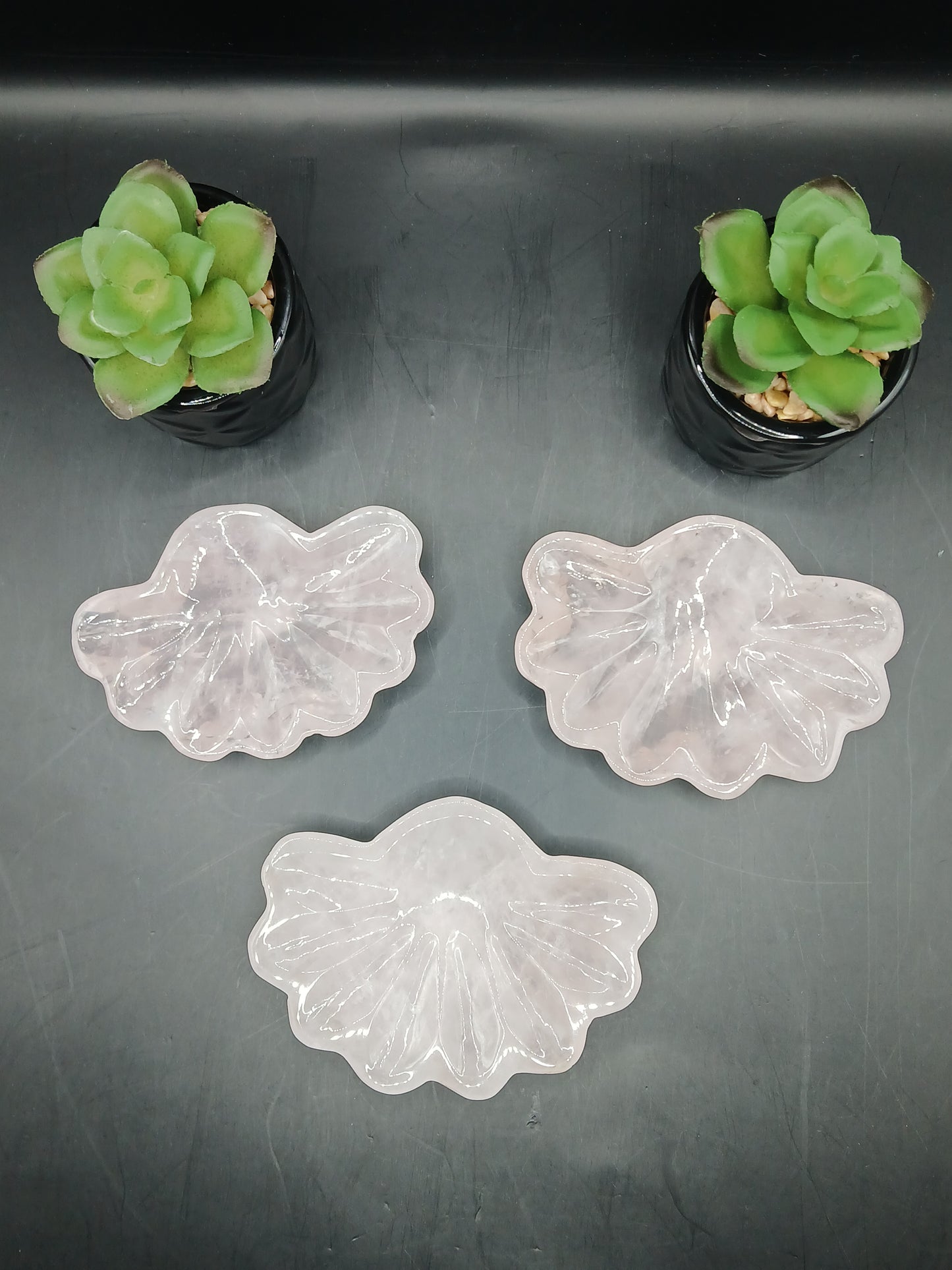 ROSE QUARTZ SHELL DISH