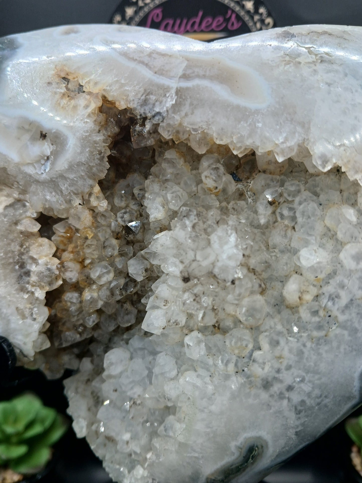 DRUZY MOSS AGATE  HEART ON STAND
